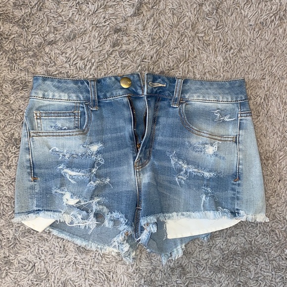 Hi-Rise Shorts - Picture 2 of 3